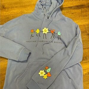 aLaB Size Medium Periwinkle Sweatshirt Floral Smiley Face